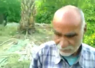 Old man gets wild with a young donkey in raw zoo clip